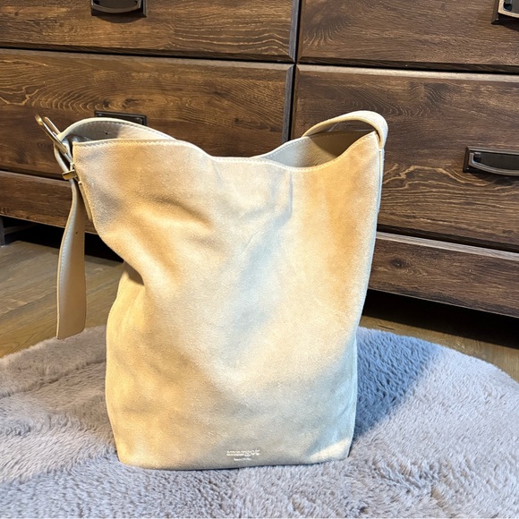 Margot New York Kaye Bucket Bag Tote In Ivory Suede - Picture 2 of 15